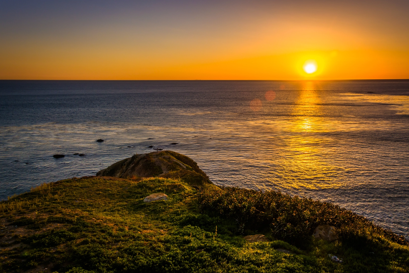An image depicting the trail Three Sisters, Barkentine Trail and McCarrel Canyon Loop Trail and its surrounding area.