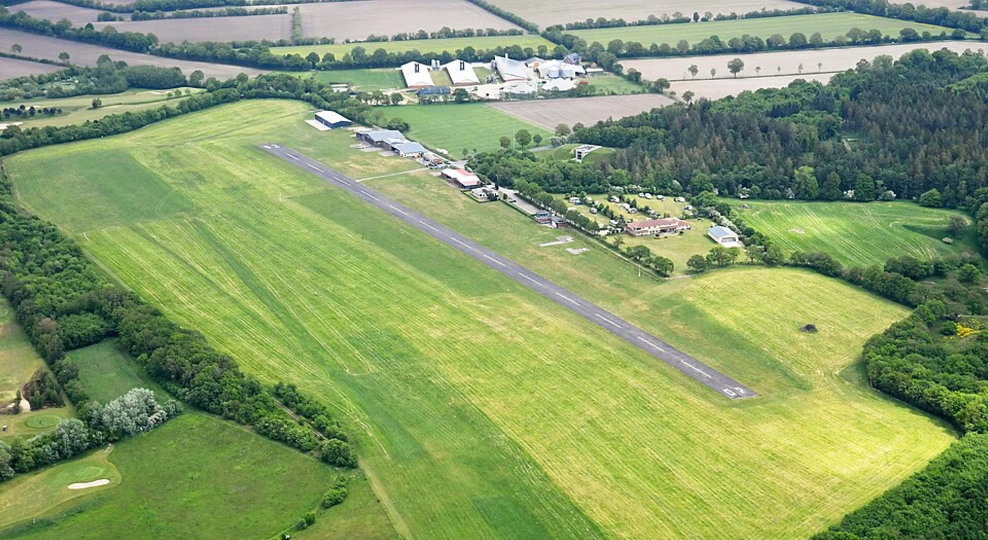 An image depicting the trail St Michaelisdonn Rundwanderweg and its surrounding area.