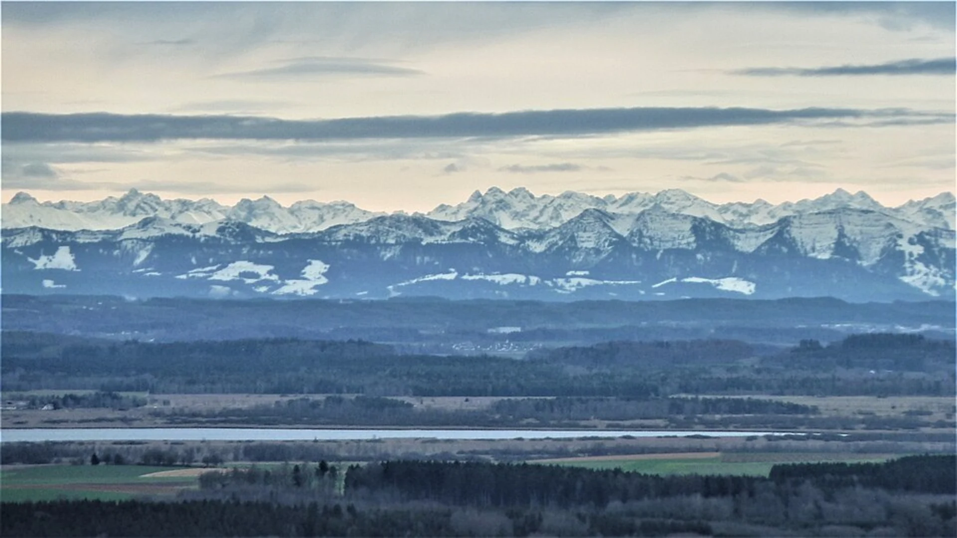 An image depicting the trail Rütte and Alpenpanorama Loop Walk and its surrounding area.