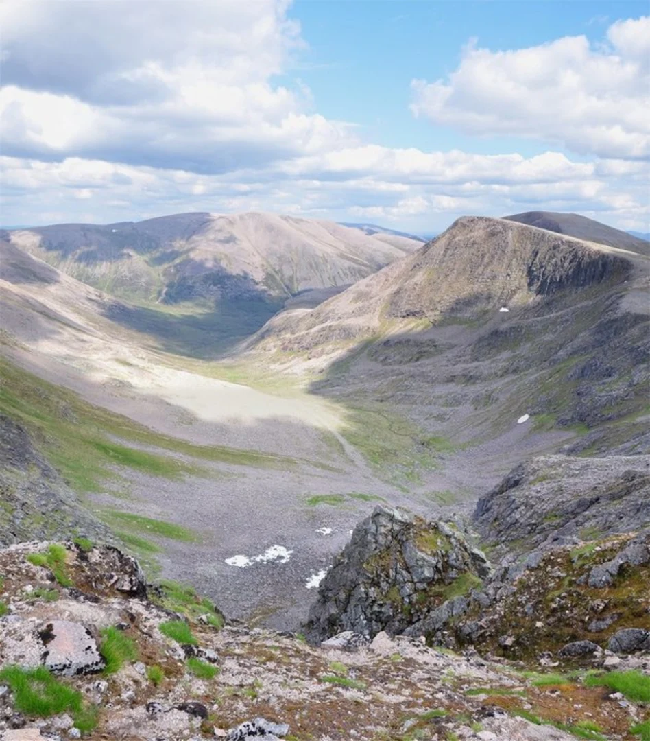 An image depicting the trail An Garbh Choire from Glenmore and its surrounding area.