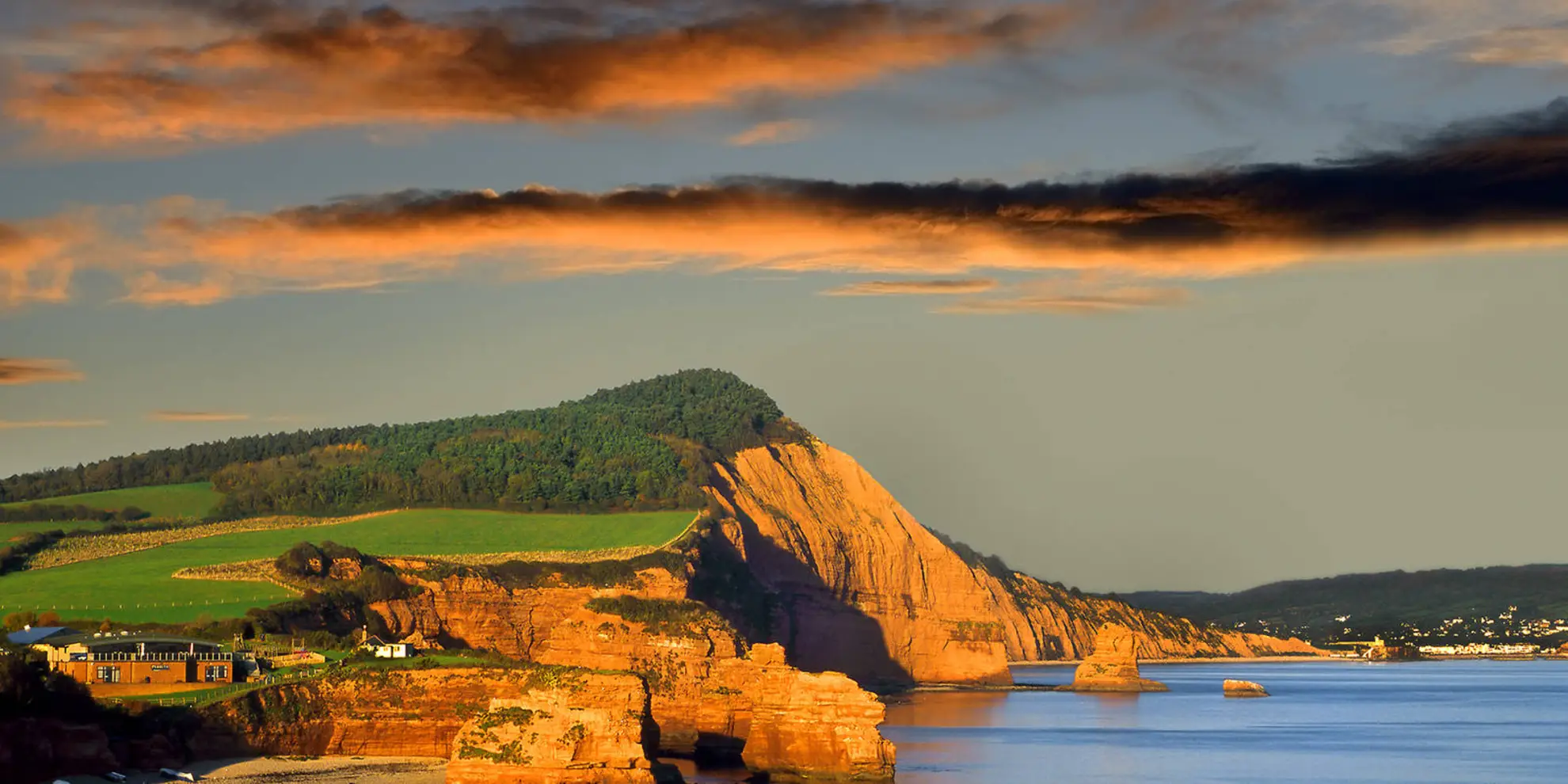 An image depicting the trail Otterton - Peak and Valley Walk and its surrounding area.