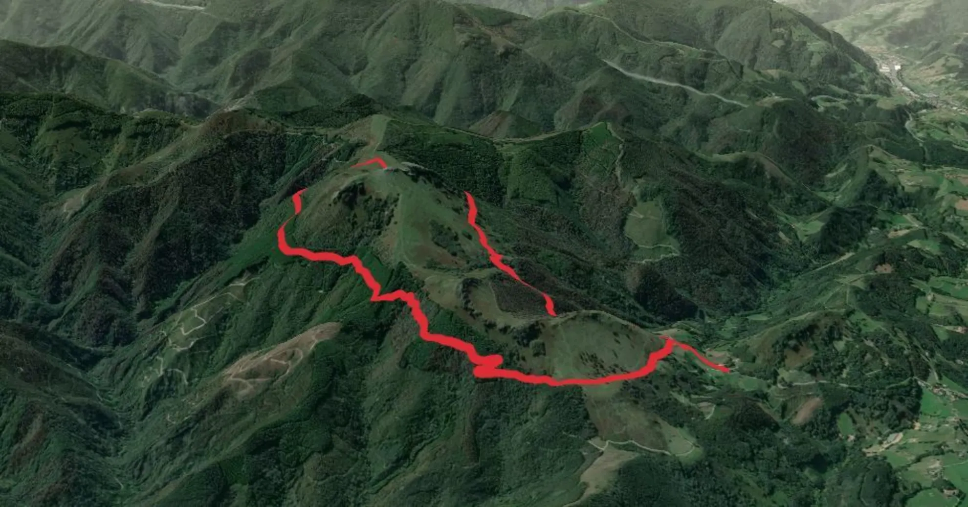 An image depicting the trail Surrounding Adarramendi PR GI 203 and its surrounding area.