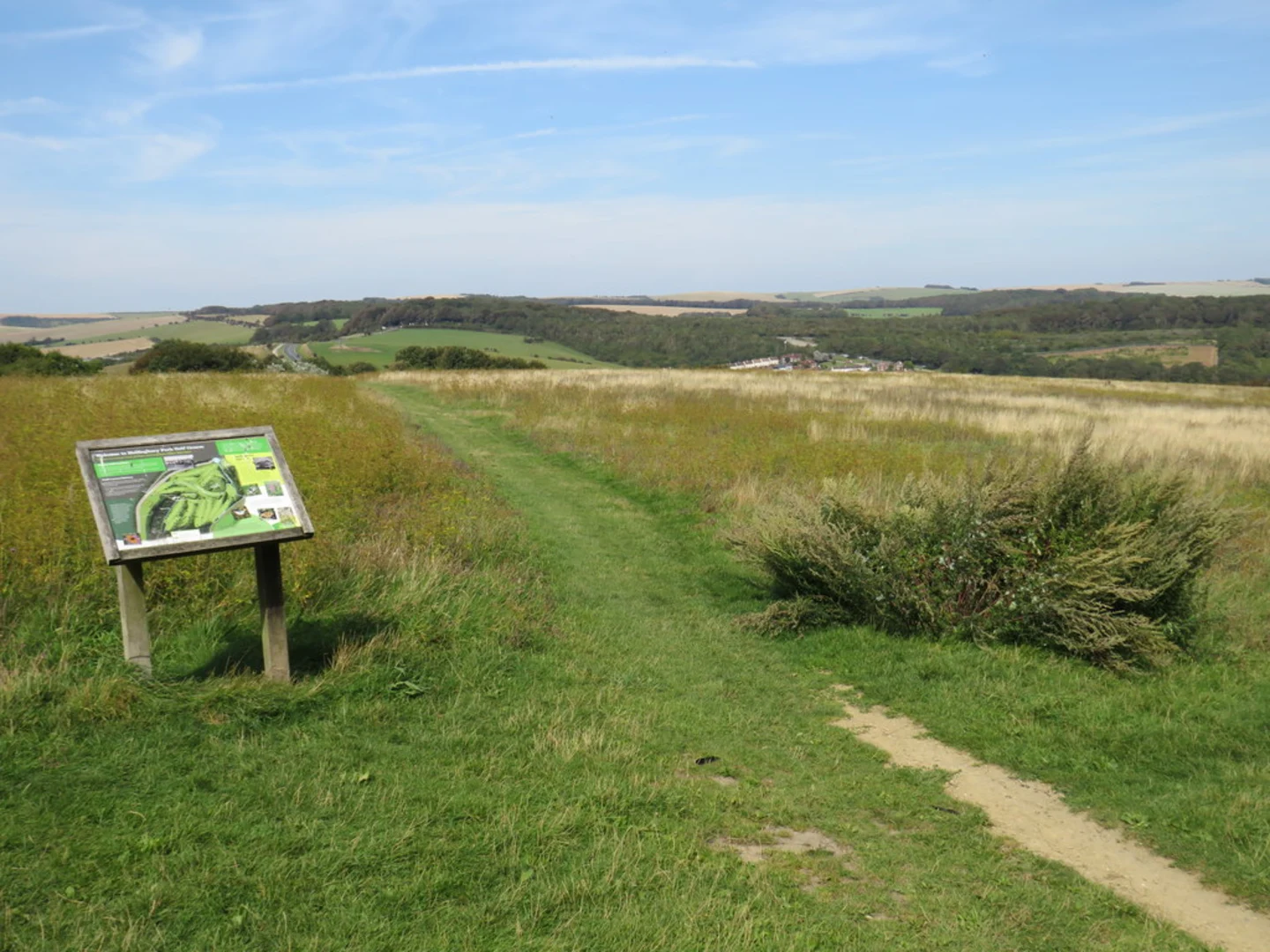 An image depicting the trail Moulsecoomb WIld Park and Hollingbury Park Golf Course Loop and its surrounding area.