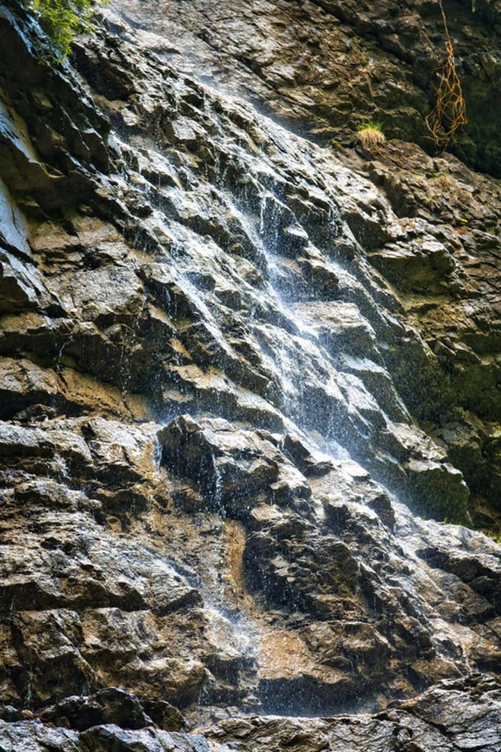 An image depicting the trail Zwingsteg, Breitachklamm and Hochstatt Loop and its surrounding area.