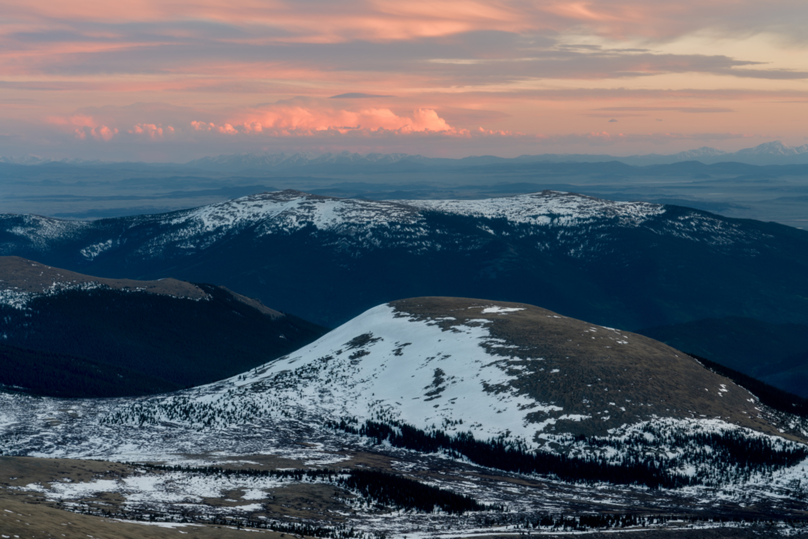 An image depicting the trail Threemile Trail and its surrounding area.