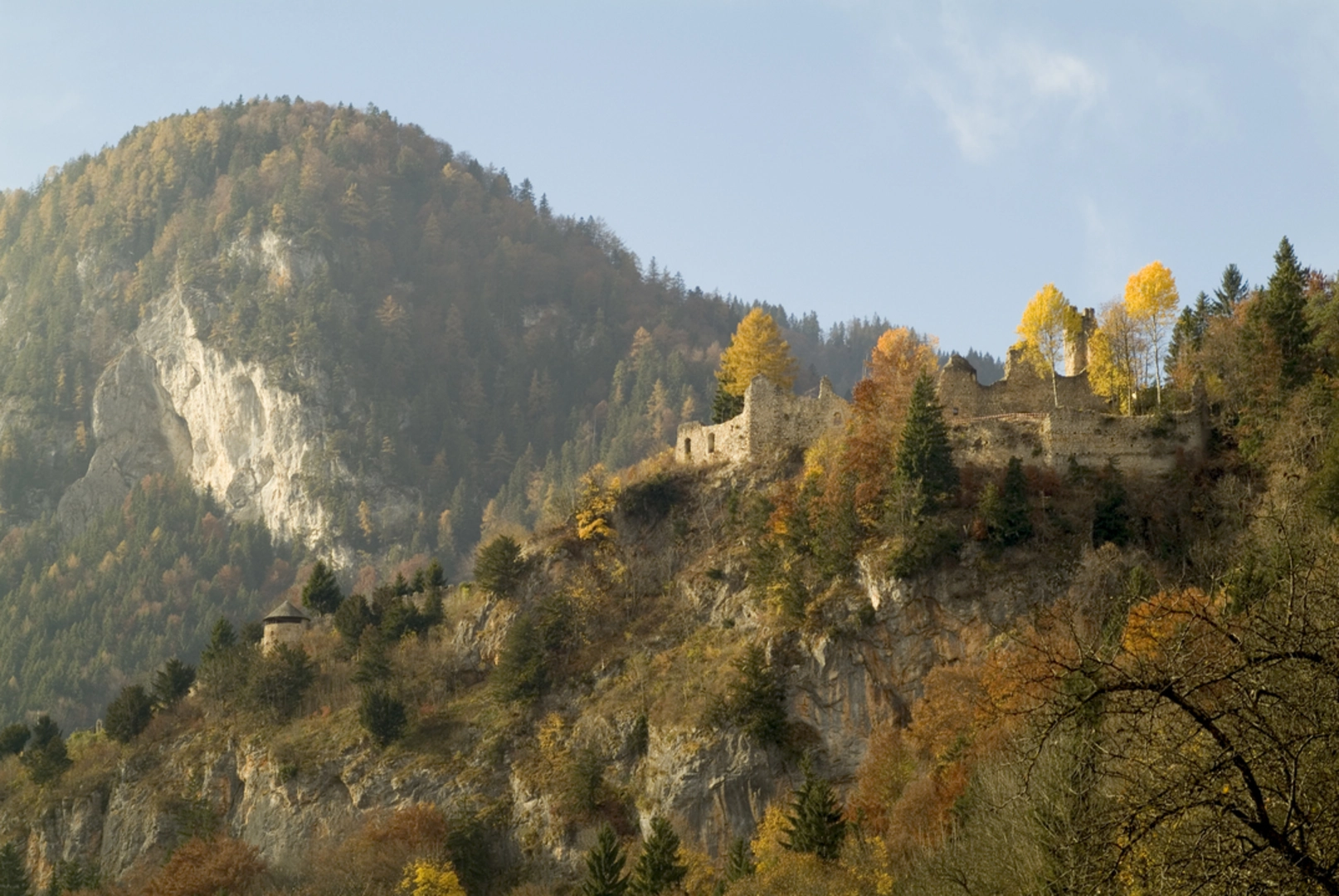 An image depicting the trail Wörschachclammy-Oberkogler-Schönmoos and its surrounding area.