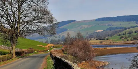 An image depicting the trail Nidderdale Way and its surrounding area.