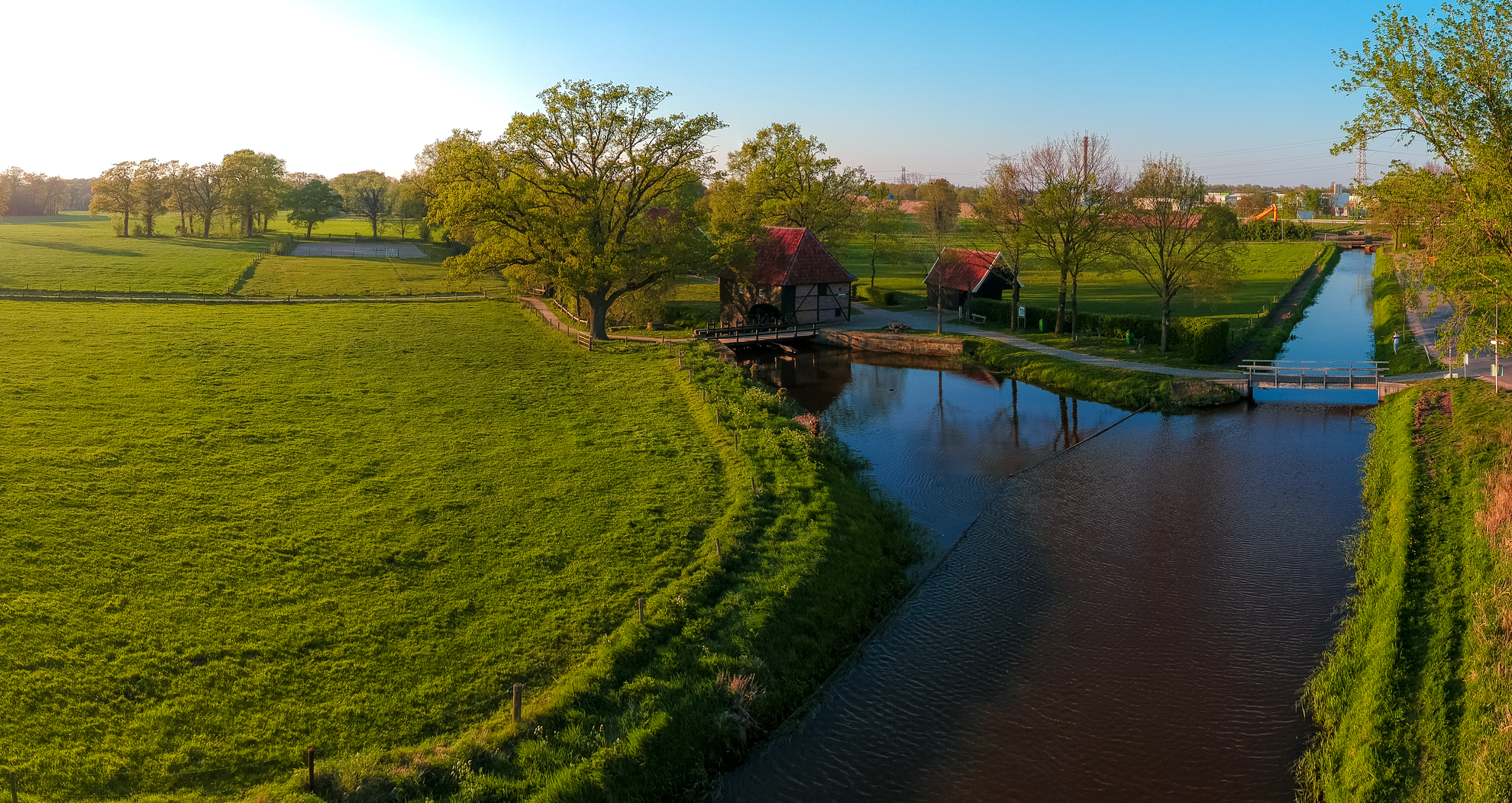 An image depicting the trail Woolder Broek and Hengelo Loop and its surrounding area.