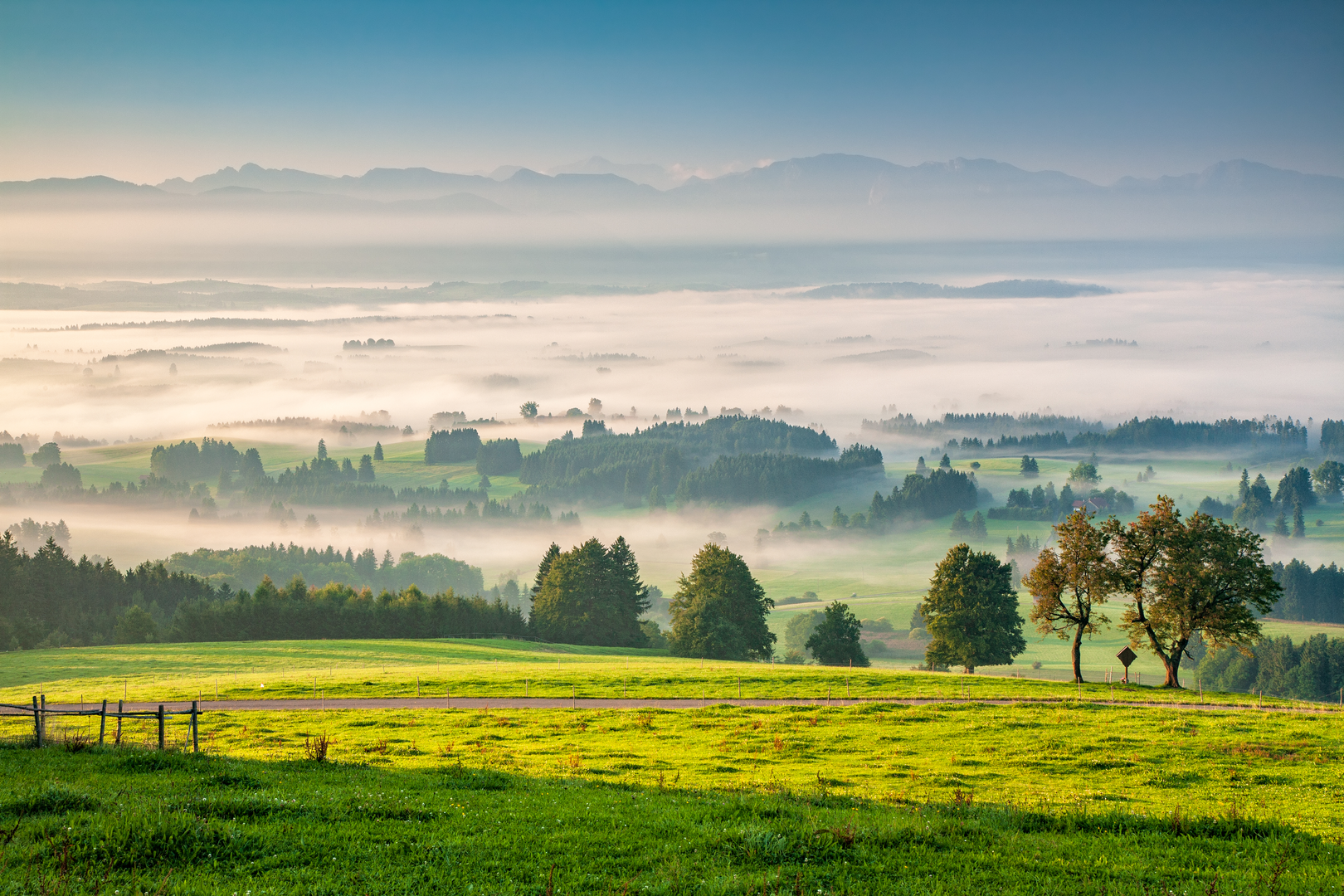 An image depicting the trail Heilige Landschaft Pfaffenwinkel - Westschleife and its surrounding area.