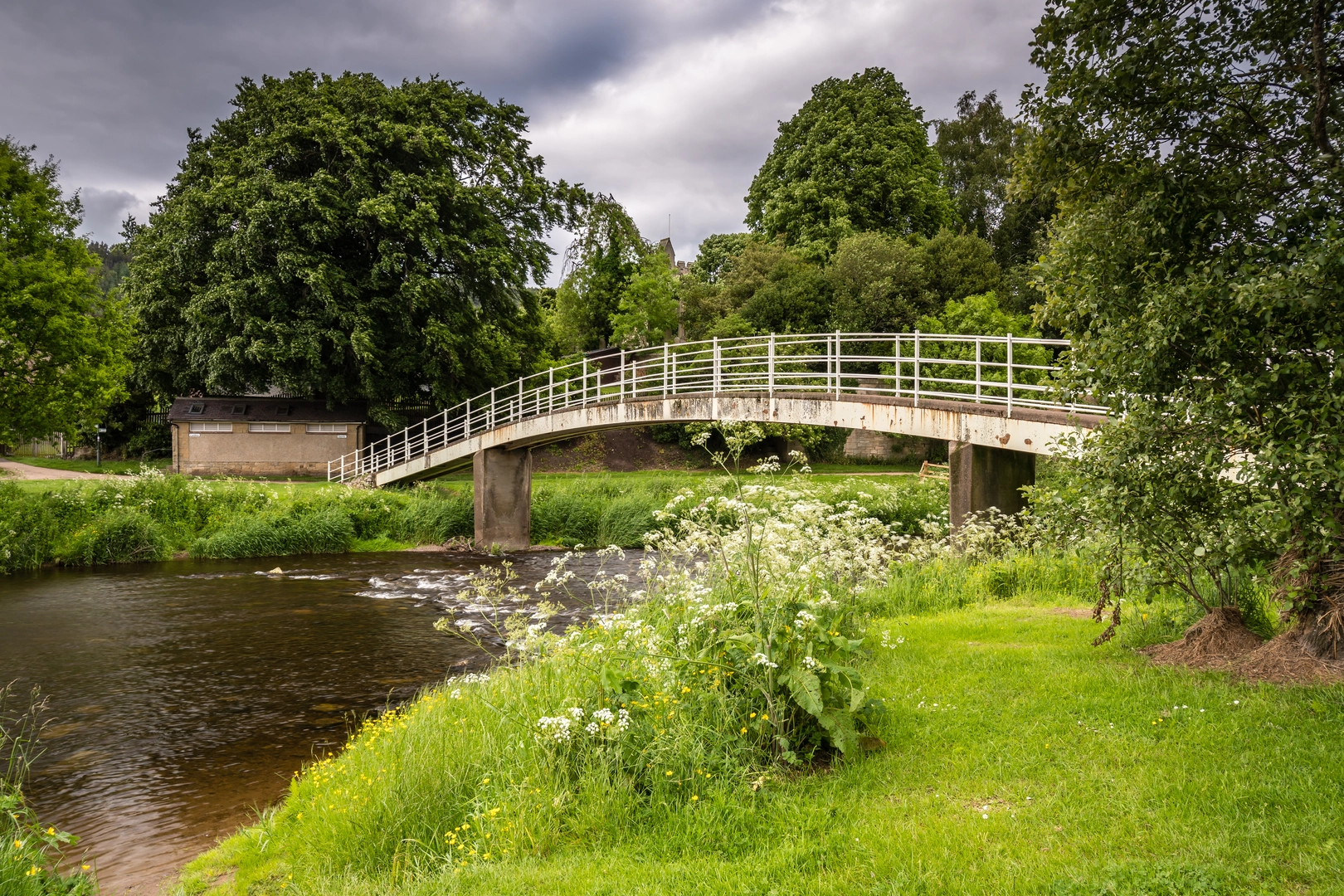 An image depicting the trail Rothbury Riverside Walk and its surrounding area.
