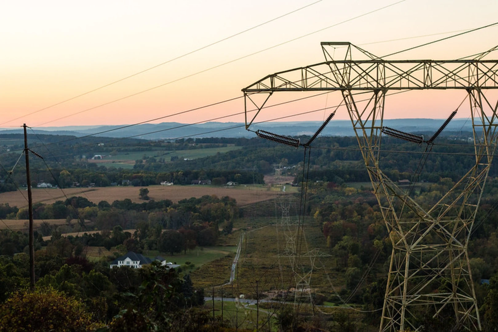 An image depicting the trail Rocky Ridge Park Loop and its surrounding area.