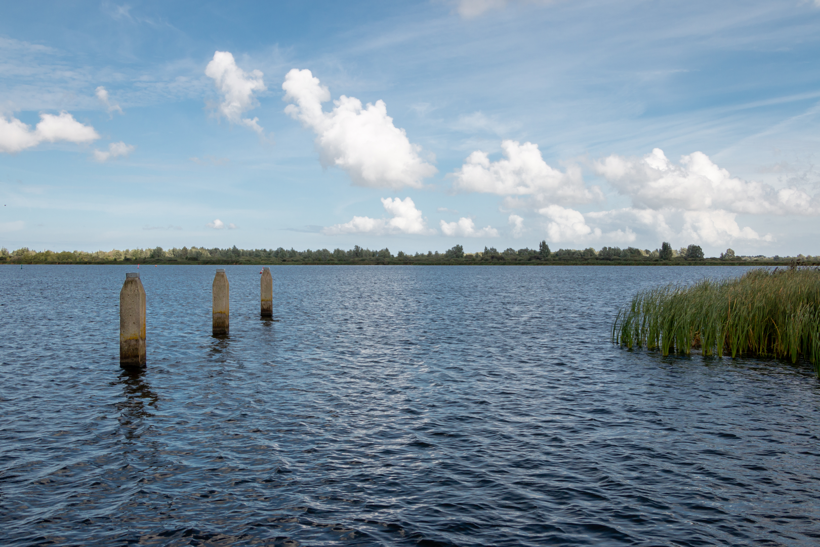 An image depicting the trail Ulrum to Holwerd via Lauwersmeer and Strandweg and its surrounding area.