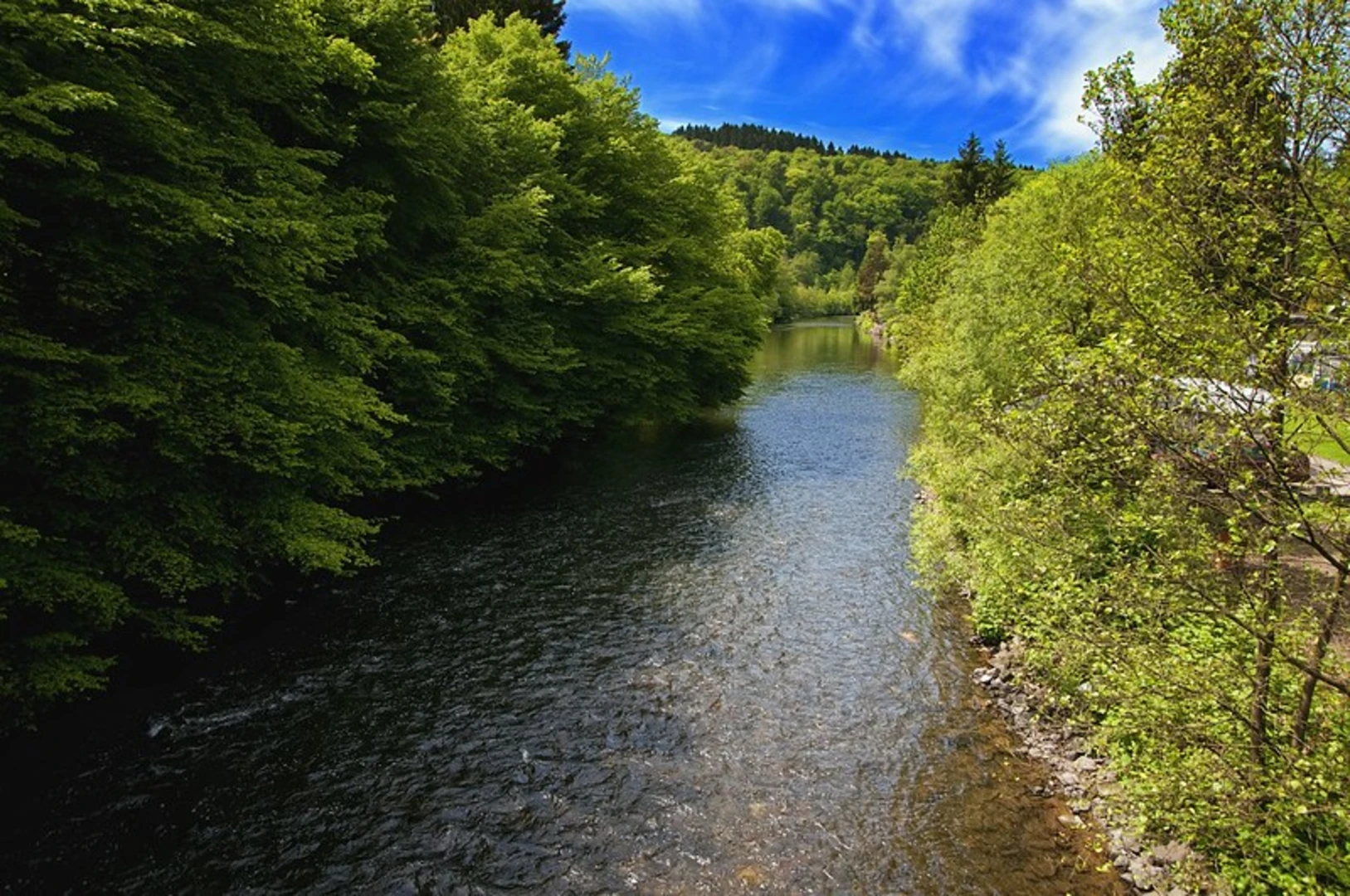 An image depicting the trail Klingenpfad and Waldemar-Specht-Weg Loop and its surrounding area.