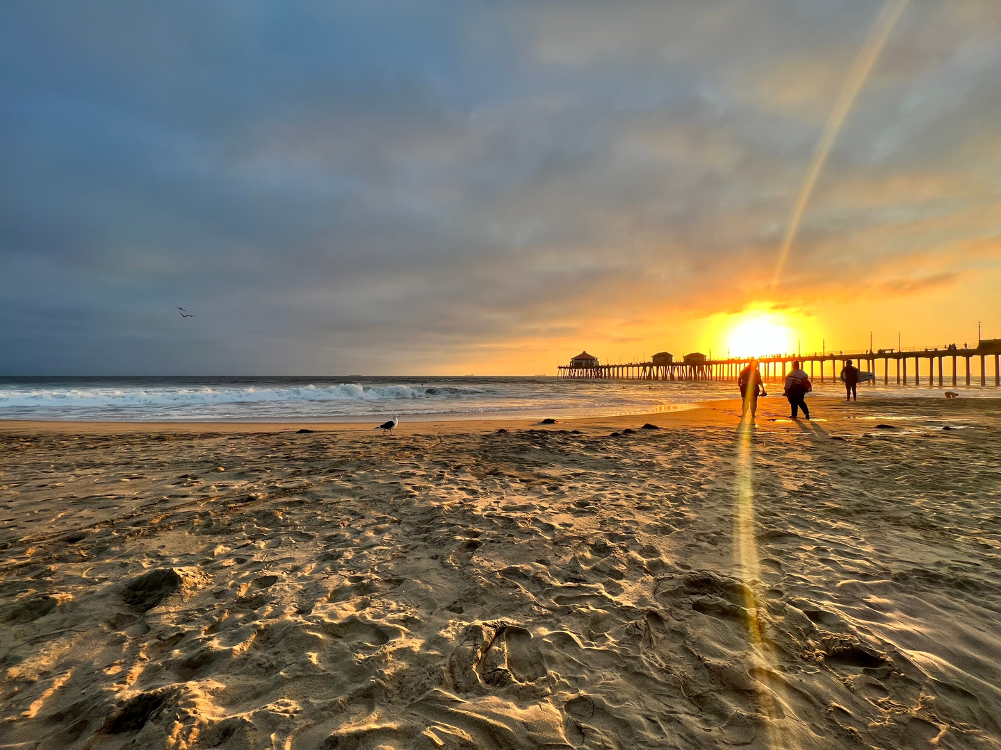 An image depicting the trail Huntington Beach Long Trail and its surrounding area.