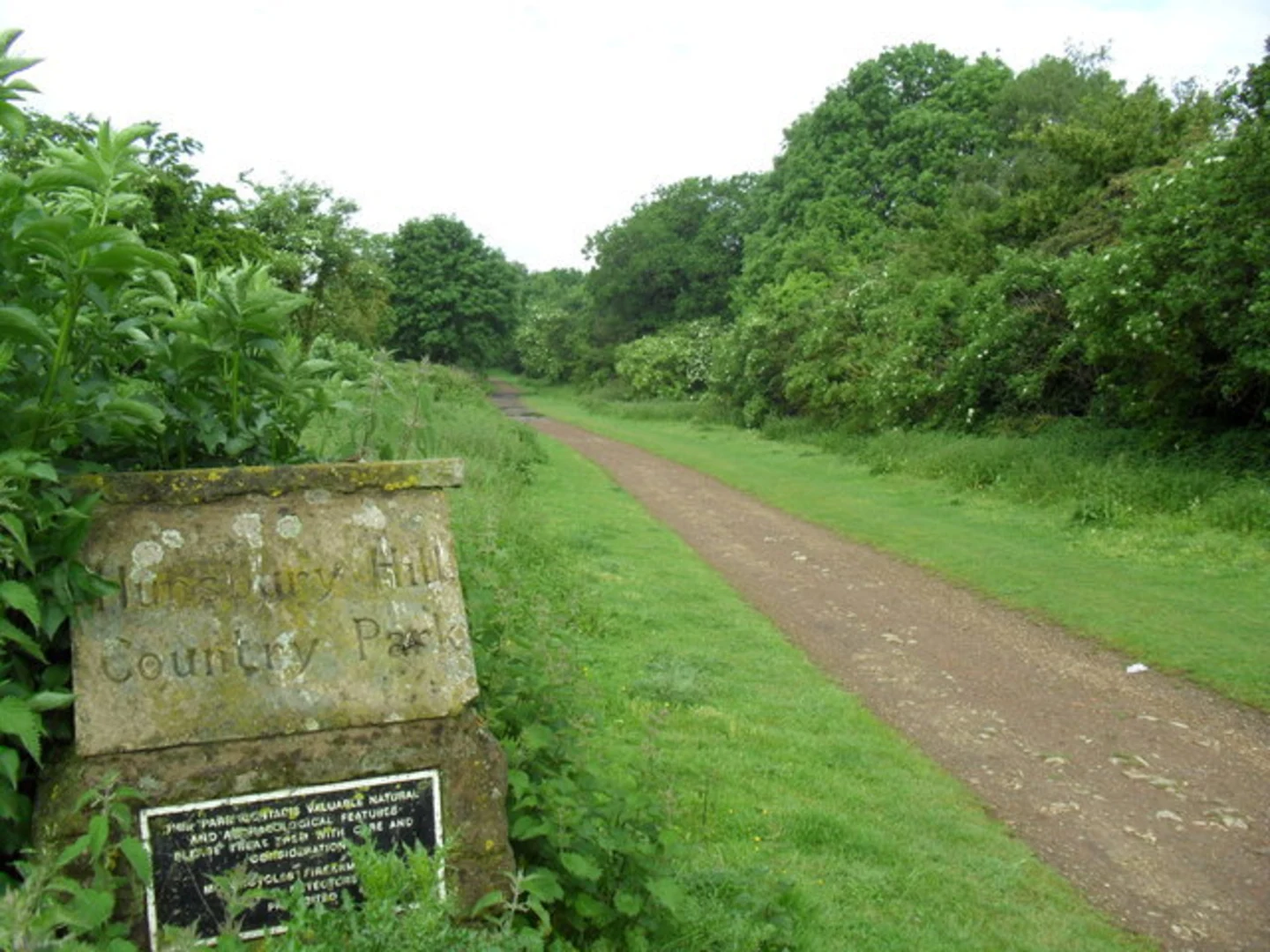 An image depicting the trail Hunsbury Hill Country Park and its surrounding area.