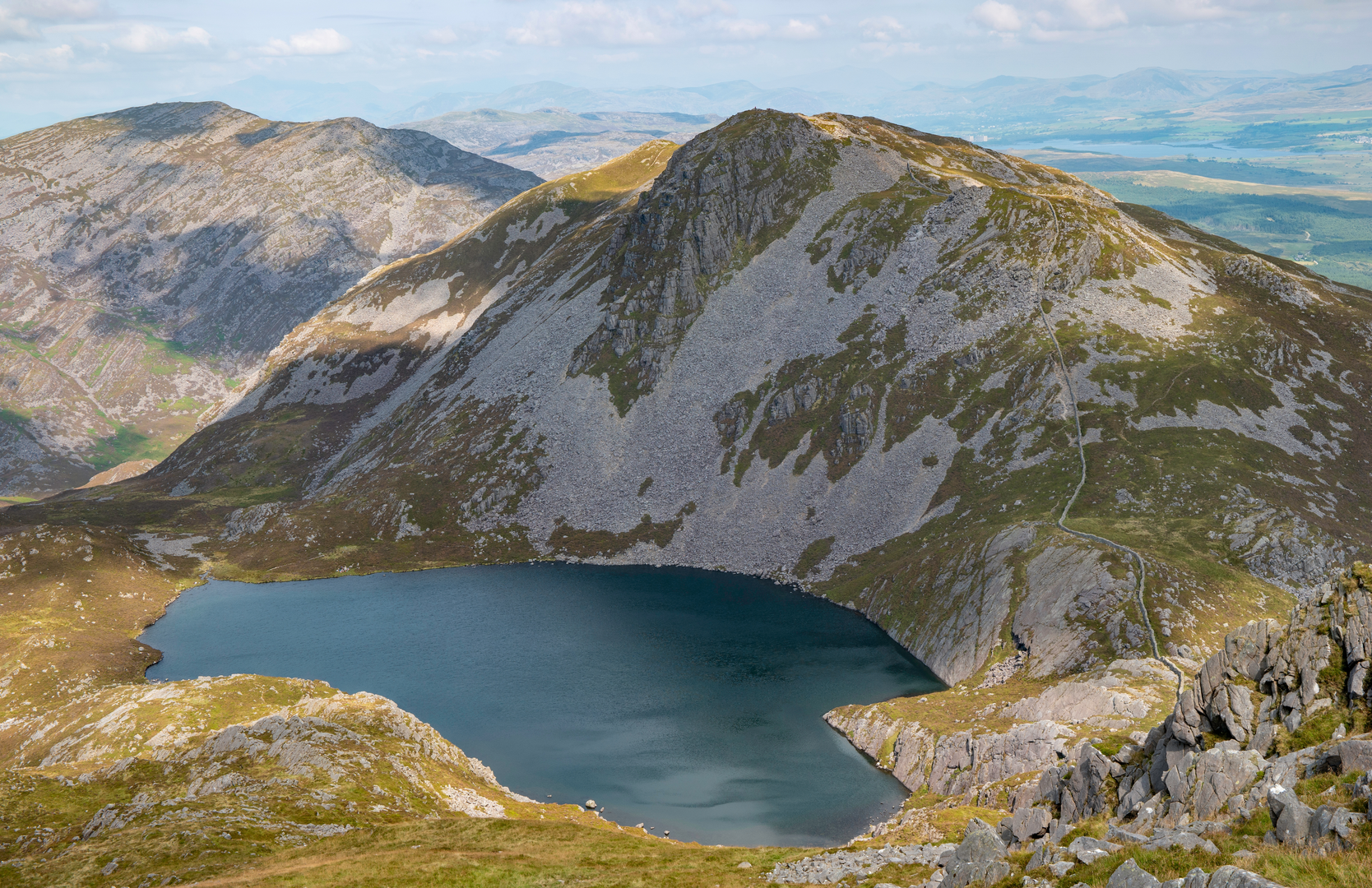 An image depicting the trail Rhinog Fach Circular and its surrounding area.