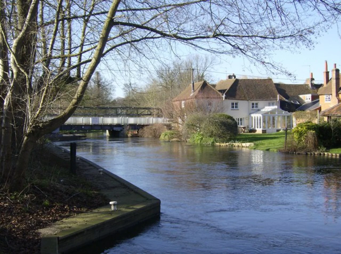 An image depicting the trail Thatcham to Aldermaston Wharf Loop and its surrounding area.