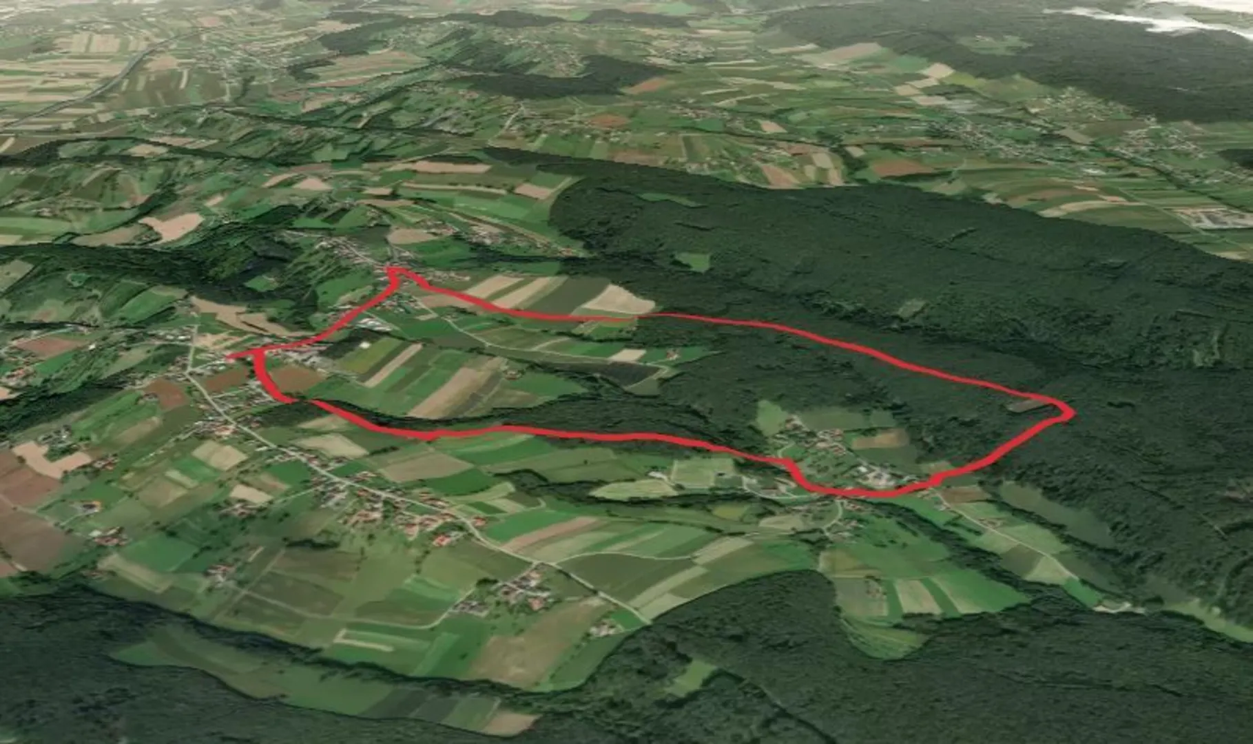 An image depicting the trail M3 Gassl-Rundwanderweg and its surrounding area.
