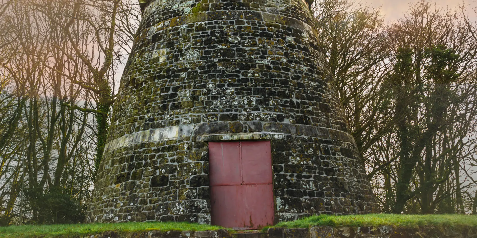 An image depicting the trail East Knoyle and Hindon from West Knoyle and its surrounding area.