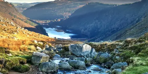An image depicting the trail Coumloughra Horseshoe Loop and its surrounding area.