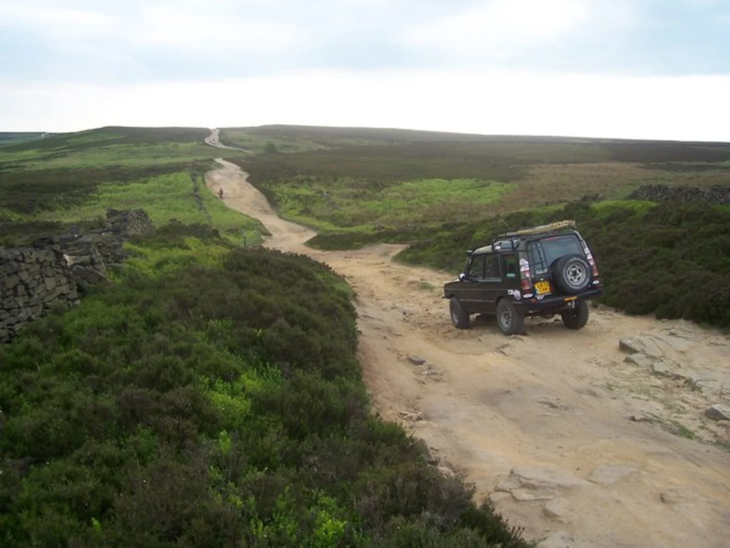 An image depicting the trail Ox Stones and Houndkirk Moor Loop and its surrounding area.