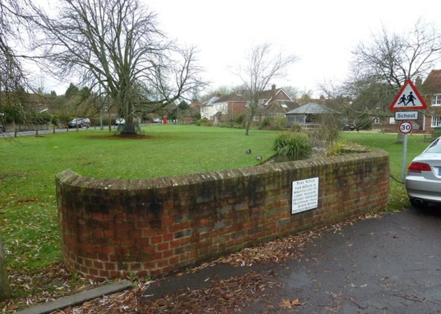 An image depicting the trail Cheriton Walk and its surrounding area.