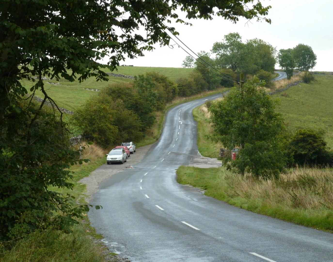 An image depicting the trail Monyash Loop via Limestome Way and its surrounding area.