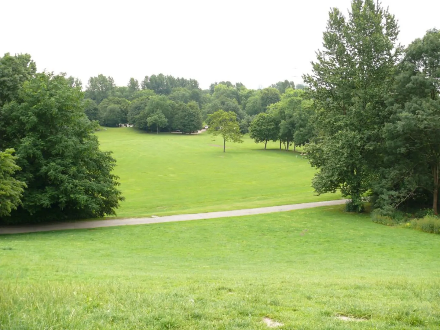 An image depicting the trail Stadtgarten and Revierpark Nienhausen via Nordsternweg and its surrounding area.