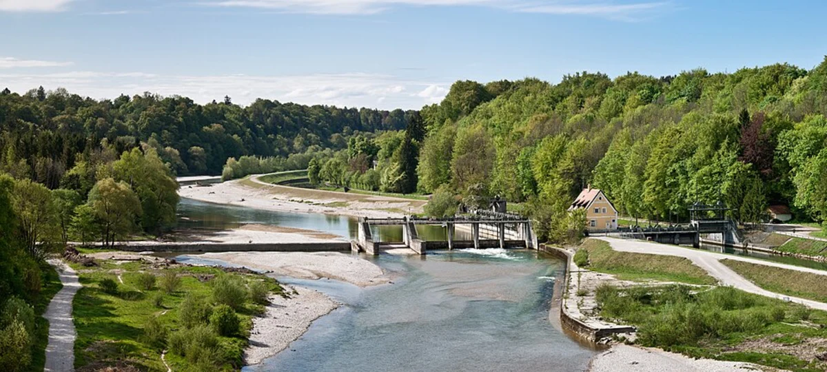 Großhesseloher Brücke to Grünwald, Derbolfinger Platz via Josef Breher Weg