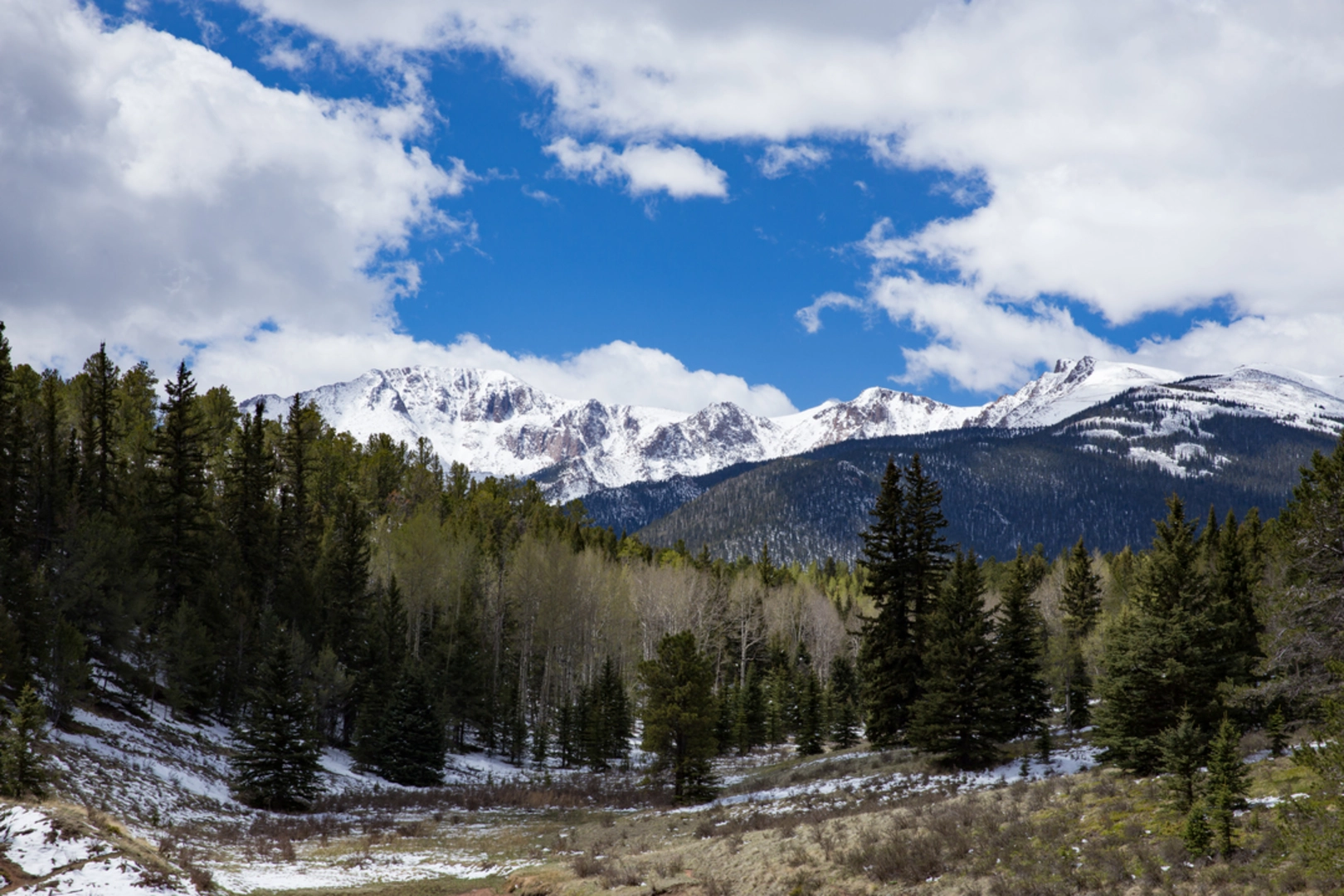 An image depicting the trail Raspberry Mountain Trail and its surrounding area.