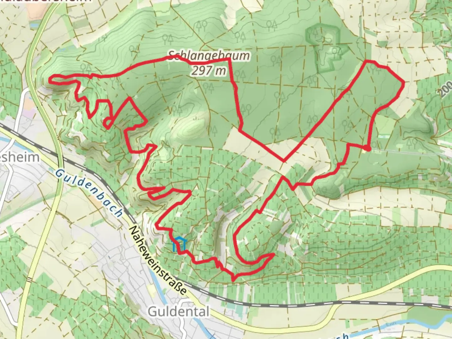 An image depicting the trail Langenlonsheimer Wald Loop via Schanzenhubel and its surrounding area.