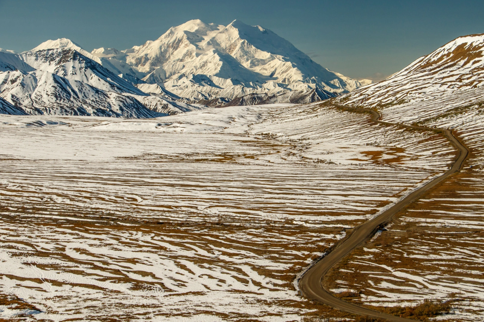 An image depicting the trail Tundra Loop Trail and its surrounding area.