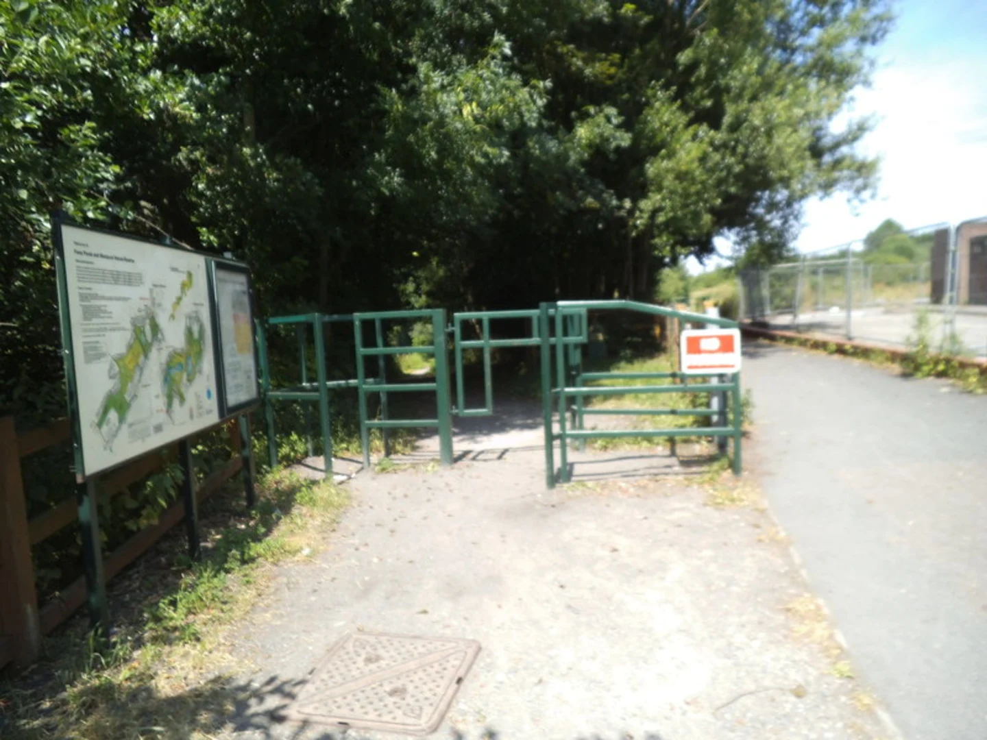 An image depicting the trail Dudley Canal No 1 and Stourbridge Canal Walk - Brockmoor and its surrounding area.