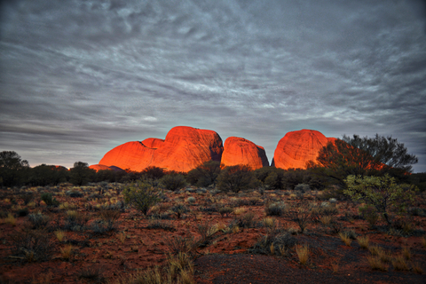 Kata Tjuta Valley Trail