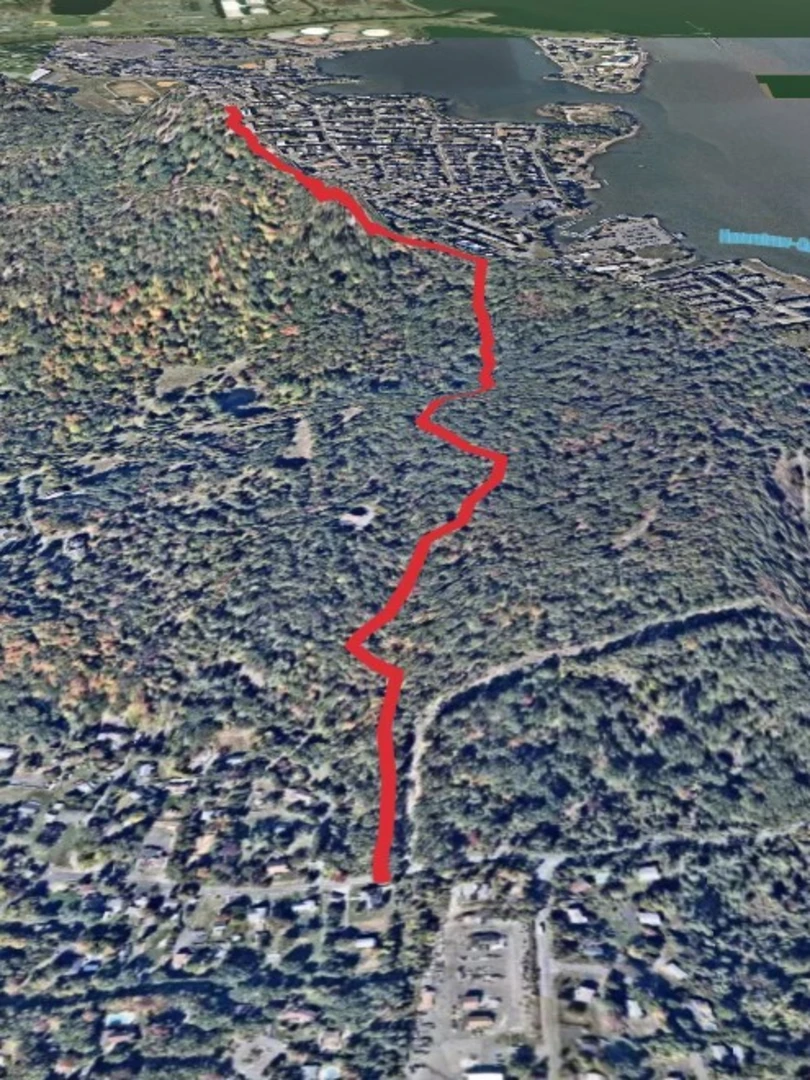 An image depicting the trail High Tor via Long Trail and its surrounding area.