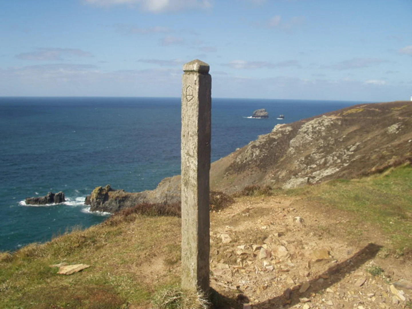 An image depicting the trail St Agnes Head Loop and its surrounding area.