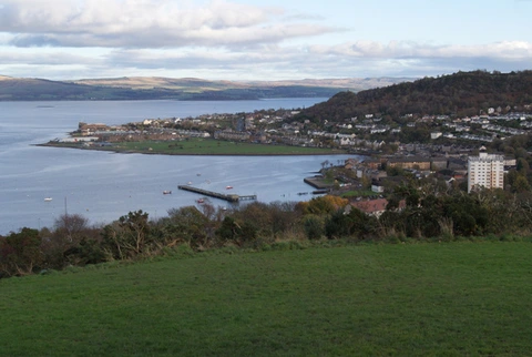 An image depicting the trail Clyde Coastal Path and its surrounding area.