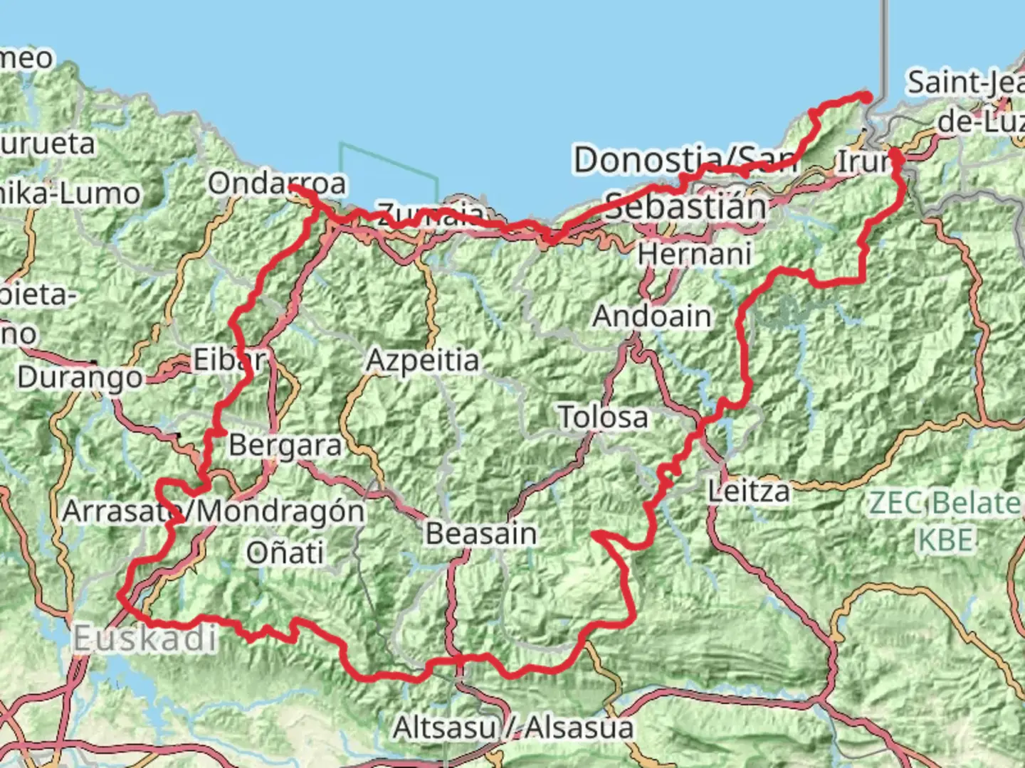 An image depicting the trail GR 121 Vuelta a Guipuzcoa and its surrounding area.