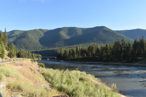 An image depicting the trail Maynard Loge Nature Conservancy Trail and its surrounding area.