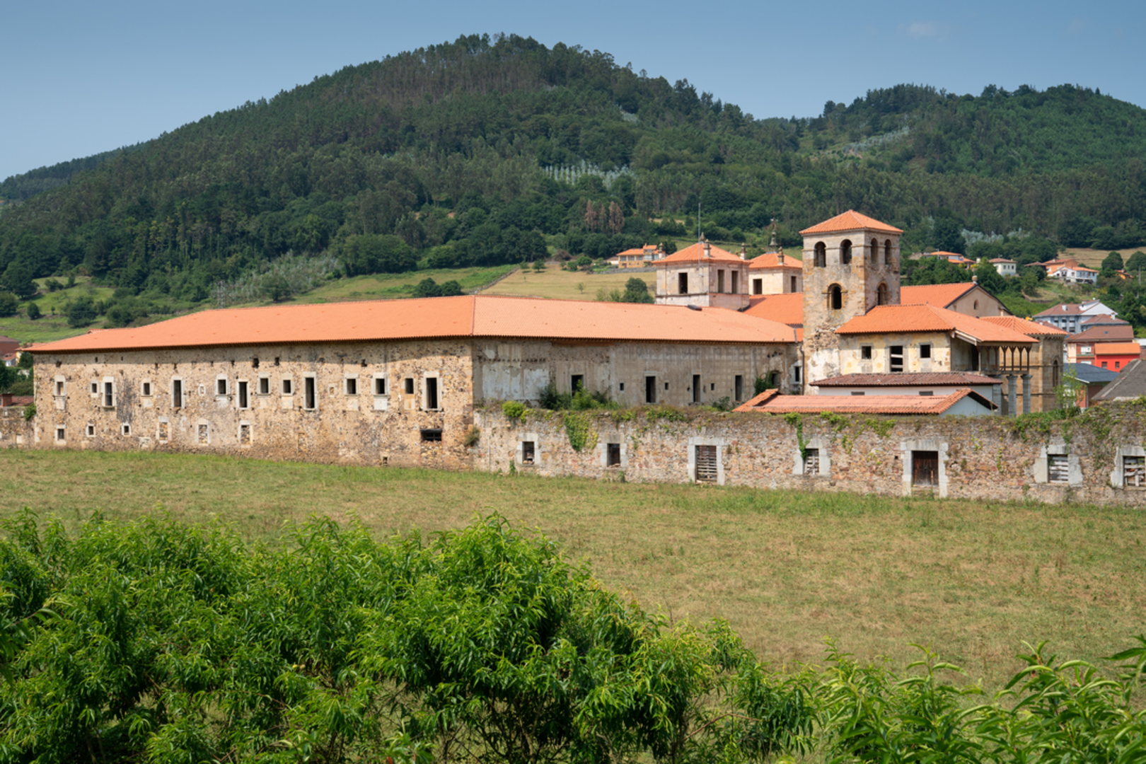 An image depicting the trail Cornellana PR C 226 and its surrounding area.