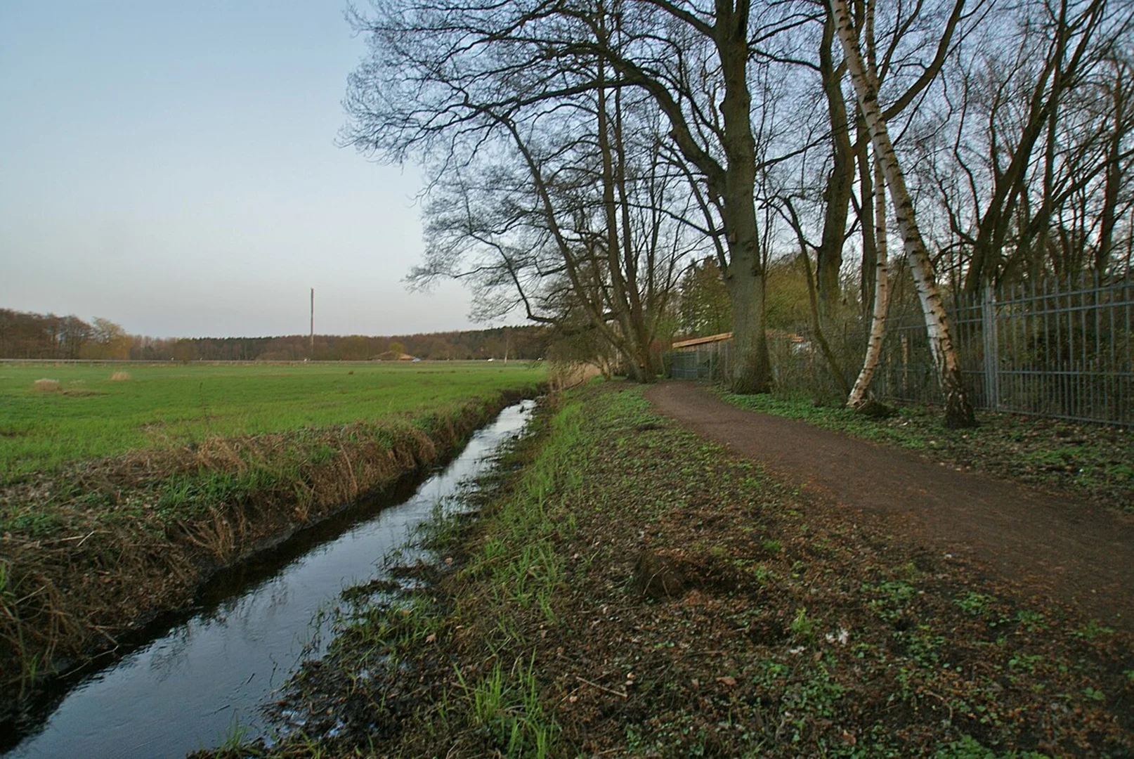 An image depicting the trail Alfred Rust Wanderweg and Starweg and its surrounding area.