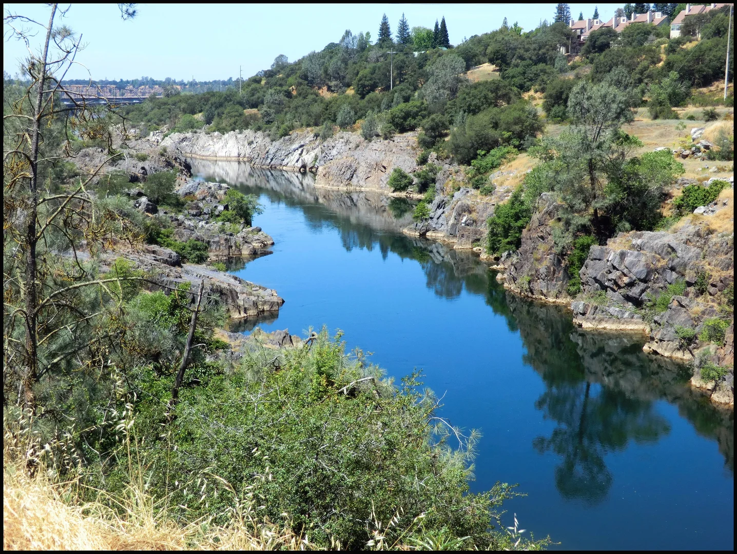 An image depicting the trail Sailor Var Loop via American River and its surrounding area.