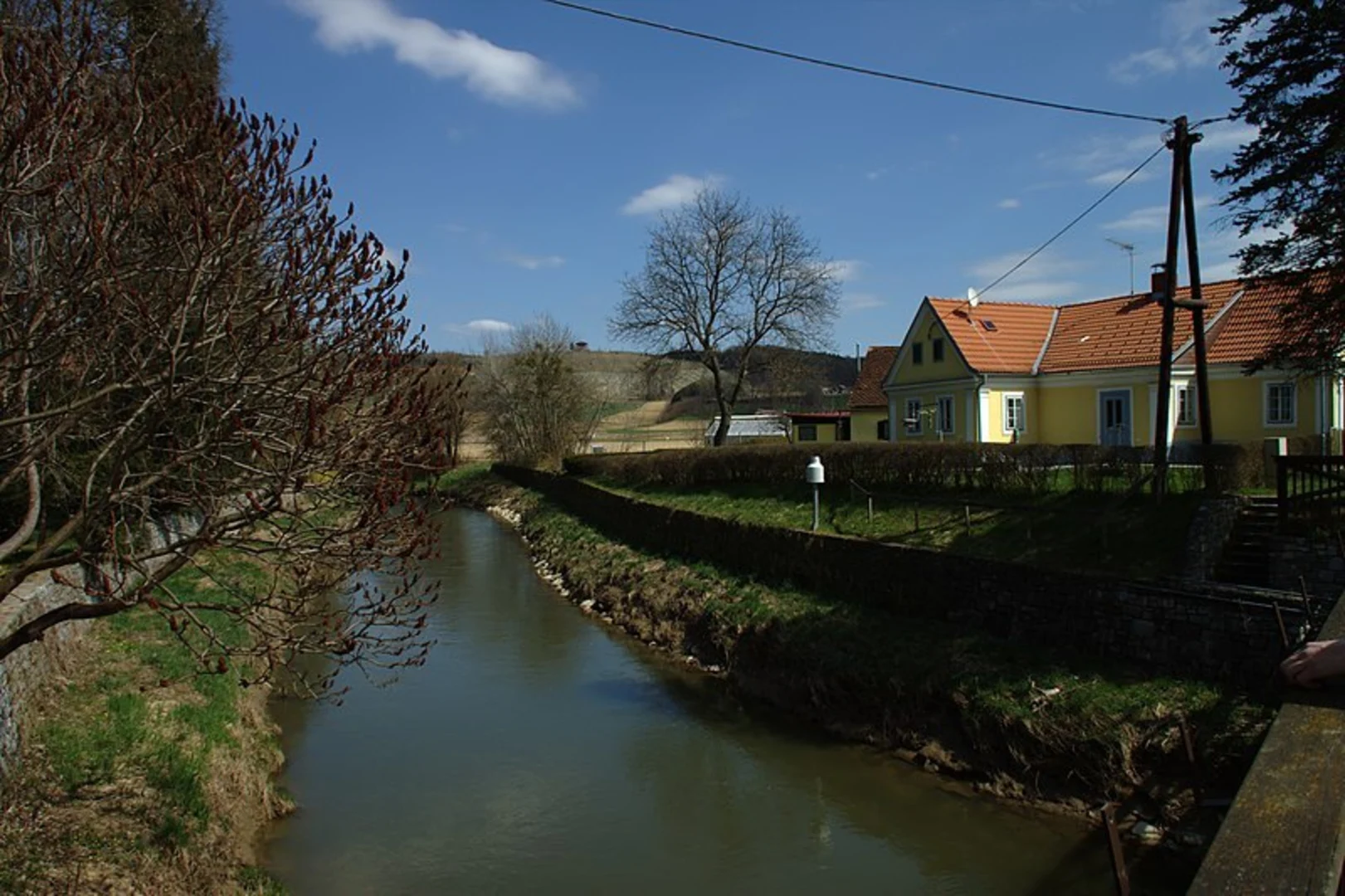 An image depicting the trail W9 Familienwanderweg and its surrounding area.