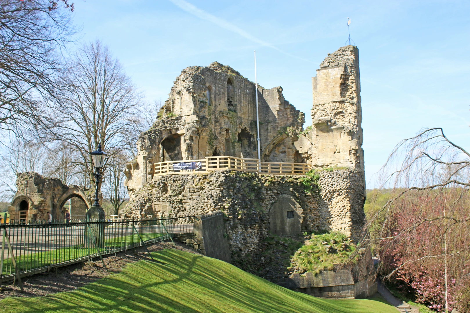 An image depicting the trail Harrogate Loop from Pannal and its surrounding area.