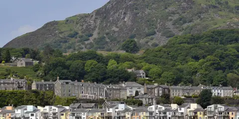 An image depicting the trail Llandecwyn Station to Porthmadog Walk and its surrounding area.
