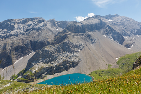 An image depicting the trail Iffigsee-Rundweg and its surrounding area.