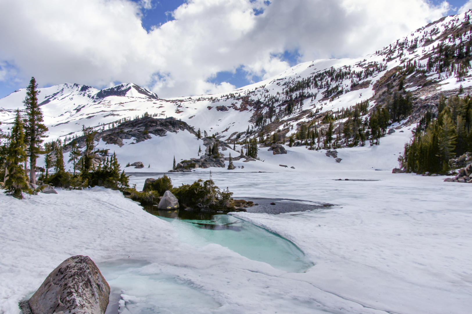 An image depicting the trail Red Peak Stock Trail and Lake Schmidell via Barret Lake Trail and its surrounding area.