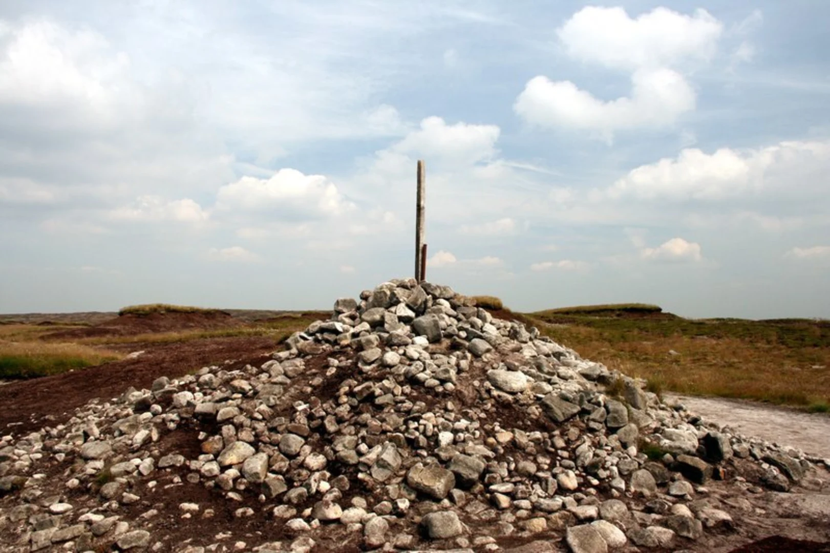 An image depicting the trail Old Glossop to Bleaklow Head and Higher Shelf Stones and its surrounding area.