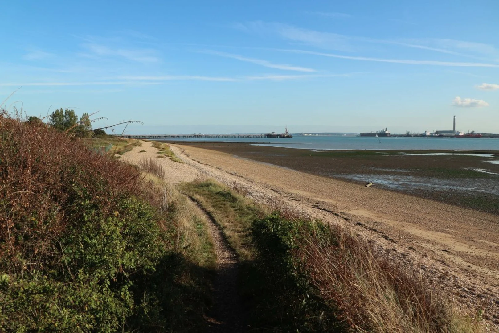 An image depicting the trail Bursledon and River Hamble via Strawberry Trail and its surrounding area.