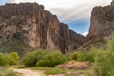 An image depicting the trail Santa Elena Canyon Trail and its surrounding area.